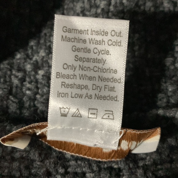 Coldwater Creek gray, fringed poncho.  One size fits most. - Picture 5 of 8